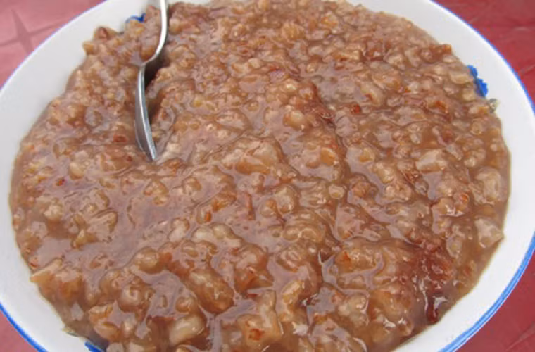 Lời khuyên các chuyên gia đưa ra là bạn nên vo gạo thật sạch trước khi nấu; sử dụng một chiếc nồi lớn và chế biến với tỷ lệ 6 nước: 1 gạo thay vì tỷ lệ 2:1 như thông thường. Ngoài ra, bạn cũng cố gắng hạn chế tiêu thụ loại thực phẩm này. Tốt nhất không nên ăn quá hai lần trong một tháng.