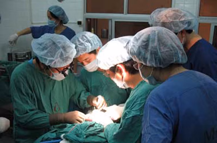 Những người từng trải qua phẫu thuật cắt ống dẫn tinh.