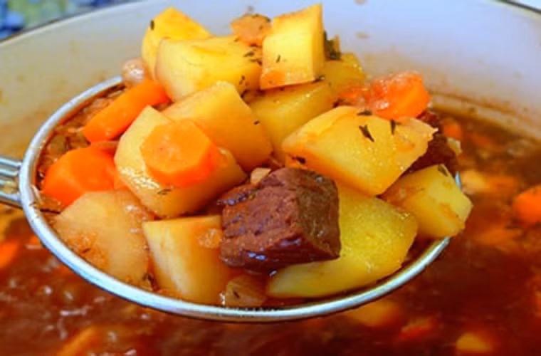 Hoặc biến tấu với thịt bò nấu cà rốt dễ làm.