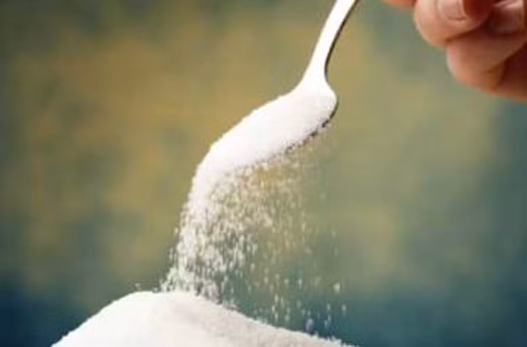 Không những vậy, bệnh nhân cũng nên tránh các đồ uống chứa đường. Việc sử dụng đồ uống chứa đường sẽ góp phần khiến tế bào ung thư có cơ hội phát triển mạnh hơn.