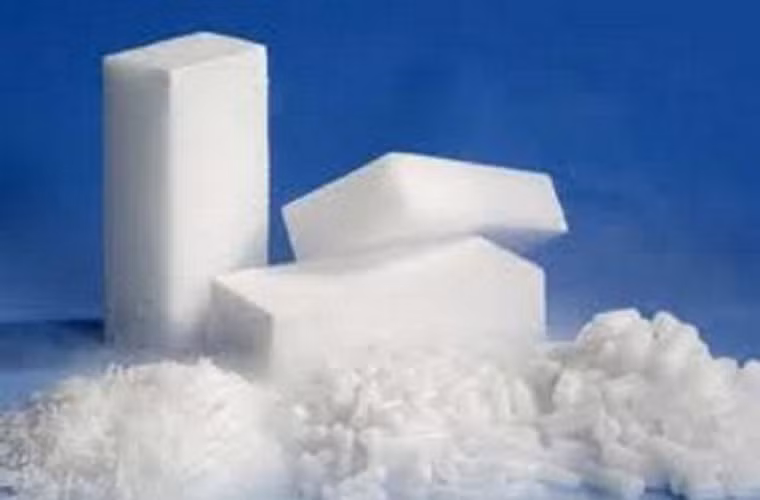 Khi đập ra, loại đá này vỡ vụn thành viên nhỏ như sỏi trắng. Trong khi loại đá nước thông thường khi tác động mạnh không hoàn toàn bị vỡ vụn mà cho ra những kích thước to nhỏ khác nhau.