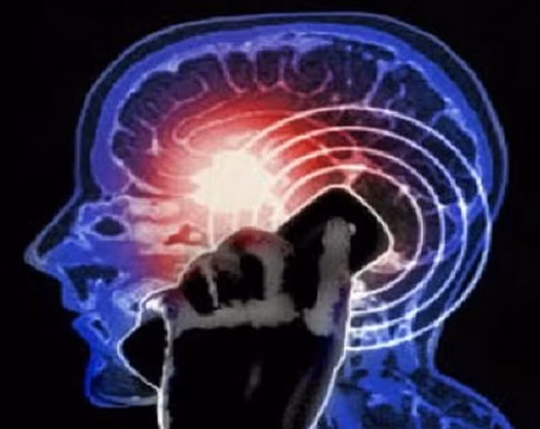 Thực tế, điện thoại di động liên tục tìm kiếm các tín hiệu để gửi và nhận thông tin. Khi dùng thiết bị này, cơ thể hấp thụ khoảng một nửa bức xạ phát ra. Đối với trẻ em, lượng bức xạ hấp thu còn lớn hơn nhiều so với người trưởng thành bởi não bộ những đối tượng này đang trong quá trình hoàn thiện và chứa lượng chất lỏng nhiều hơn.