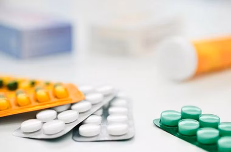 Sử dụng thuốc giảm đau. Những cơn đau quằn quại có thể được xoa dịu bằng việc sử dụng thuốc giảm đau theo đơn kê của bác sĩ. Nếu trong tình trạng này, đừng ngần ngại, hãy trình bày rõ cơ thể bạn thế nào với các chuyên gia trong ngành.