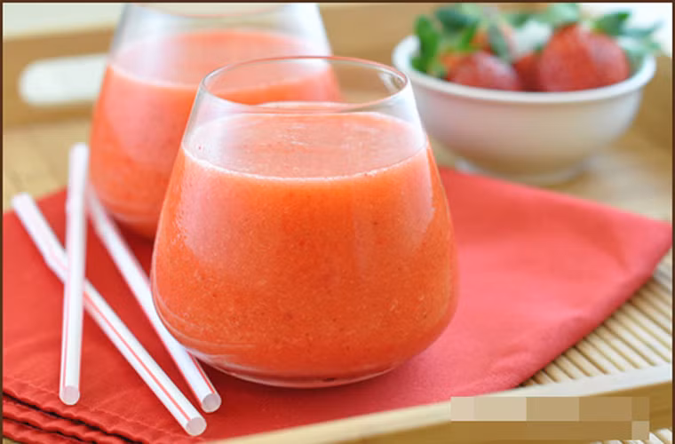 Chen tiến hành thử nghiệm với 36 người đến từ ba tỉnh miền trung Trung Quốc – nơi có tỷ lệ mắc ung thư thực quản cao nhất thế giới. Mỗi ngày các đối tượng tham gia nghiên cứu được uống hai ounce (tương đương 5.6 gram) bột dâu tây hòa với hỗn hợp nước và kéo dài trong vòng sáu tháng.