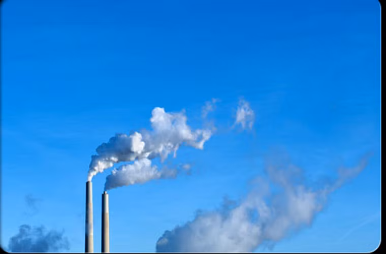 Ô nhiễm không khí là nguyên nhân hàng đầu gây ung thư phổi. Theo thống kê, chỉ khoảng 5% các trường hợp ung thư phổi bắt nguồn từ việc sống trong môi trường ô nhiễm không khí. Cho đến nay, khói thuốc lá vẫn là nguyên nhân chủ yếu gây bệnh.