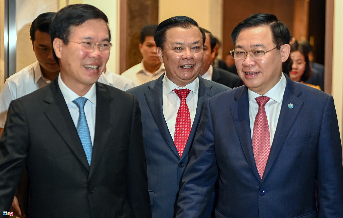 Tham dự hội nghị có Chủ tịch Quốc hội Vương Đình Huệ, Thường trực Ban Bí thư Võ Văn Thưởng và lãnh đạo Thành ủy, UBND Hà Nội cùng một số bộ, ngành, cơ quan Trung ương và thủ đô.