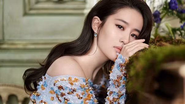 Chính vì vậy, những người cầm tinh con Dần trong nửa cuối cuộc đời của họ rất giàu có, đại phú đại quý. Cuộc sống gia đình cũng bình an, quây quần bên người thân, con cháu. 