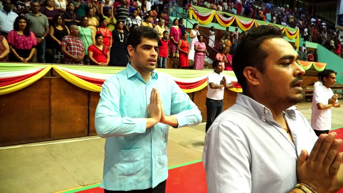 Sau nhiều thế hệ, cộng đồng người Ấn Độ nhập cư đã phát triển mạnh mẽ khiến Ấn Độ giáo trở thành một tôn giáo chính ở đất nước Nam Mỹ này.