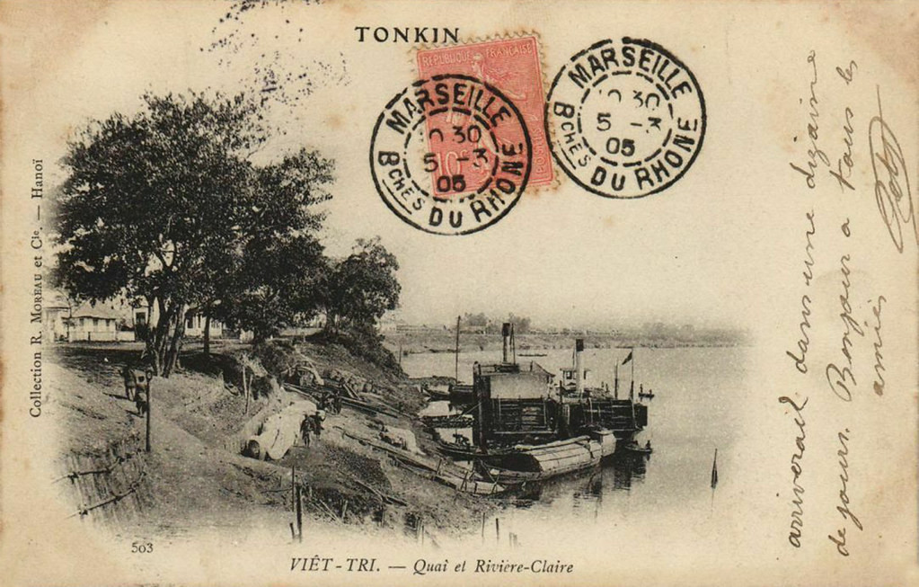 Khung cảnh tại bến tàu ở sông Lô, thị trấn Việt Trì năm 1905 (nay là thành phố Việt Trì, tỉnh Phú Thọ).