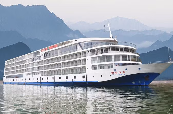 Với cuộc cách mạng khoa học công nghệ thế kỷ 20, kỹ nghệ đóng tàu thuyền đã đạt đến tầm cao mới với sự xuất hiện của những tàu du lịch 5 sao, tàu sân bay khổng lồ, tàu phá băng chạy bằng năng lượng nguyên tử...