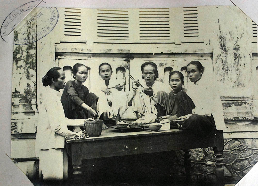 Bữa ăn trưa của người Sài Gòn.