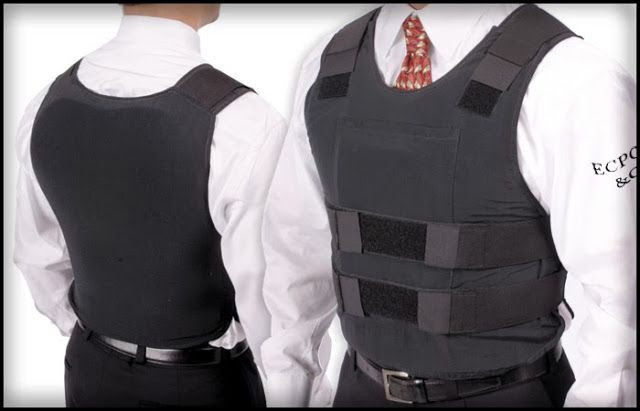 Những thập niên gần đây, áo chống đạn bằng chất liệu kevlar đã được nghiên cứu và phát triển. Loại áo này làm từ sợi kevlar, có độ bền gấp 5 lần thép và chịu được lực xuyên của đạn.