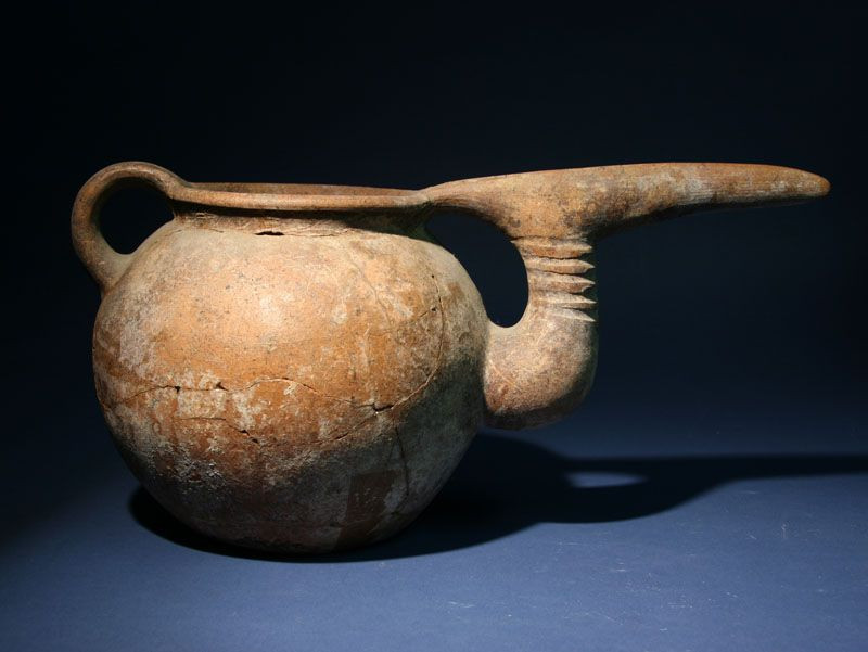 Sau đó, đất được nung trong lò nung hố, là một hố rộng trên mặt đất, chất nhiên liệu dễ cháy vào - thường là củi, han - và đốt lửa. Do nhiệt độ không cao, đồ gốm nung bằng kỹ thuật này chưa thực sự bền.