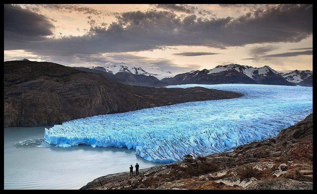 Vùng đất này sở hữu những ngọn núi hùng vĩ, những dòng sông băng mang vẻ đẹp nguyên sơ và rừng rậm sở hữu thảm thực vật độc đáo.