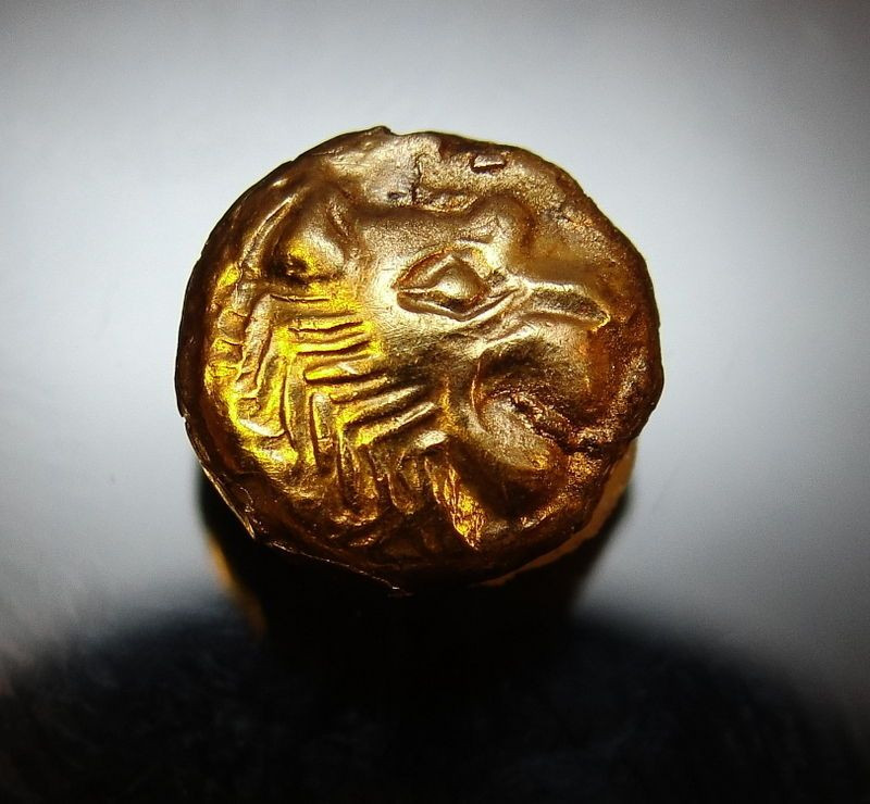 Các đồng xu của Lydia được làm bằng electrum, một hợp kim tự nhiên của vàng và bạc, vật liệu có sẵn trong lãnh thổ của Lydia thời đó.