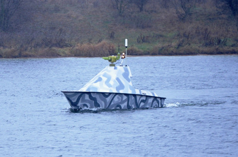 Mẫu thử nghiệm xuồng không người lái có thể đi biển do Trung Quốc, Nga, Belarus sản xuất.