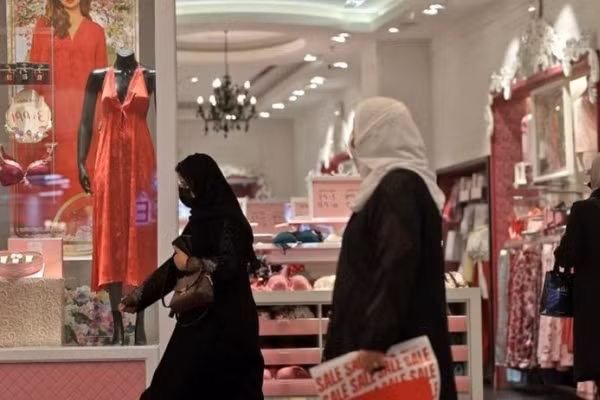 Valentine khac la o Arap Xeut