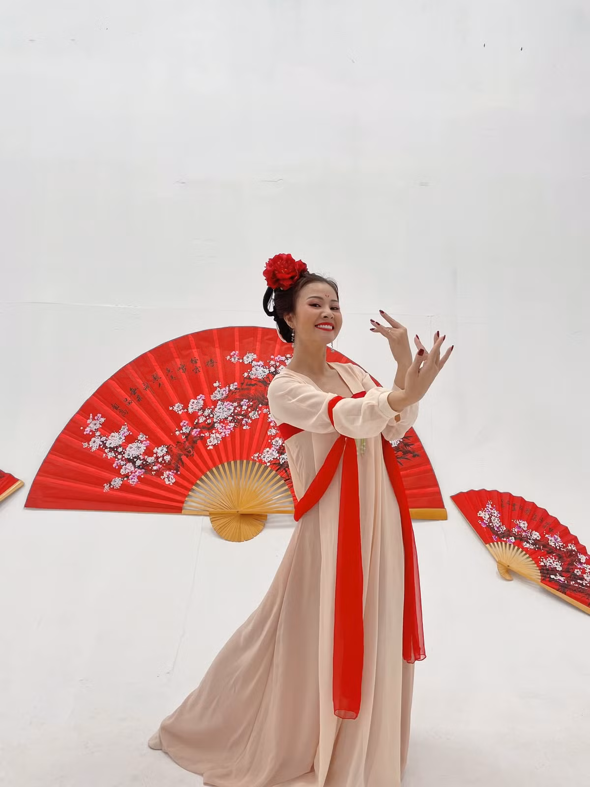 Niềm vui đó lan toả ra gia đình và chồng rất ủng hộ.