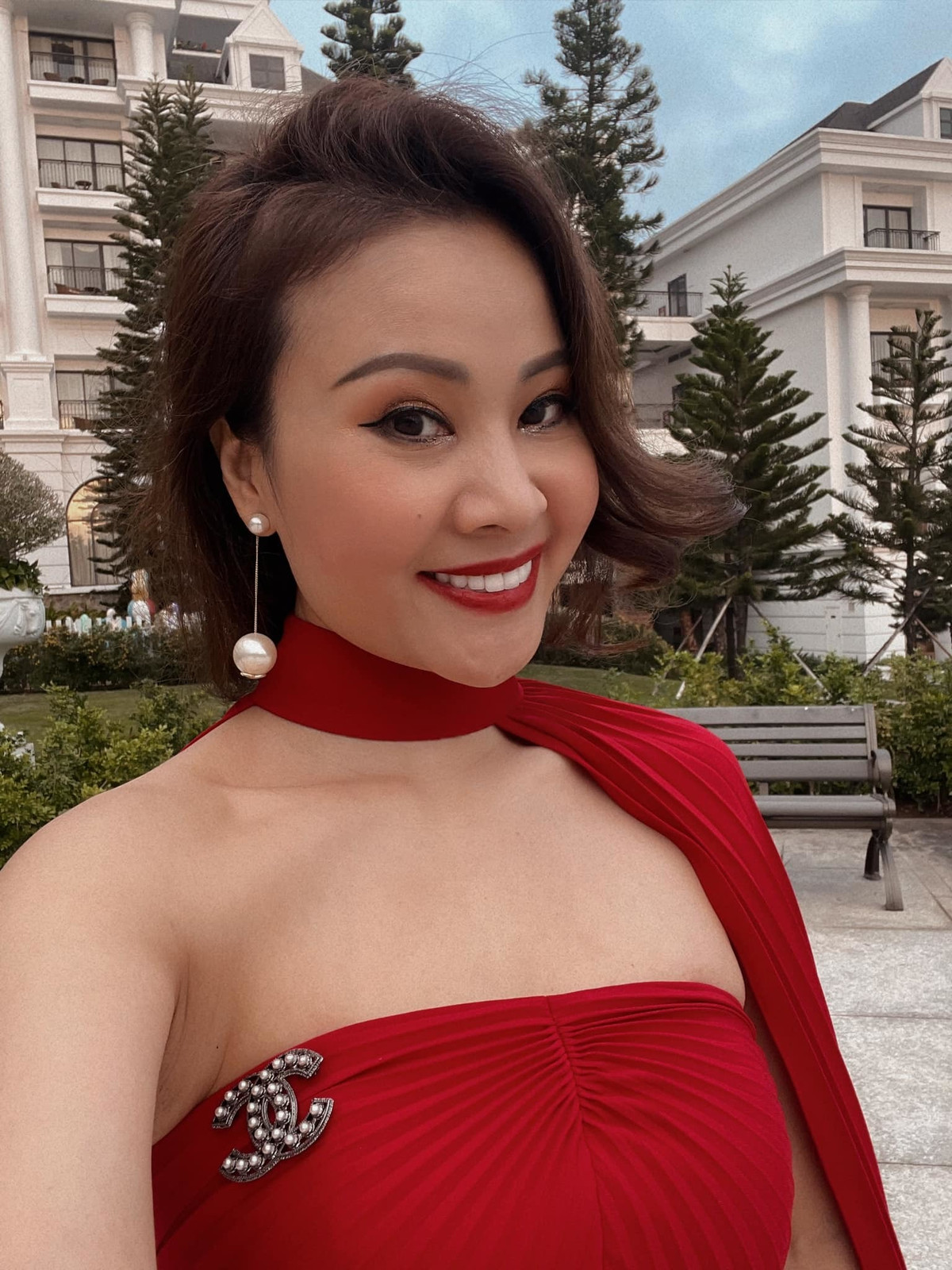 Cô là hậu phương vững chắc để NSƯT Đăng Dương toàn tâm toàn ý hoạt động nghệ thuật.