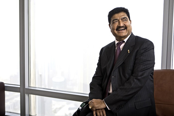 Kể từ đó, tình hình trở nên khó khăn, và Shetty đã mất gần hết tài sản, hiện ông đang sống trong cảnh nợ "đầm đìa".