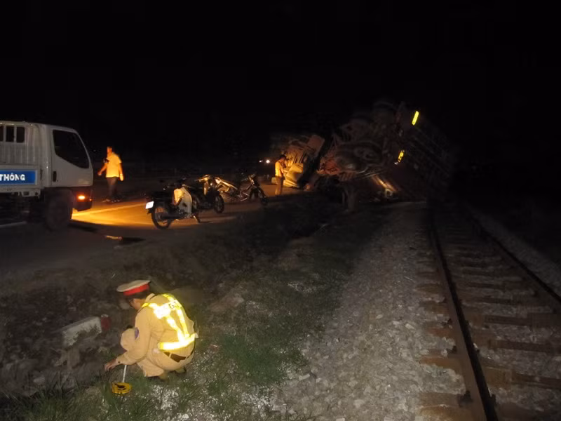 Lực lượng chức năng đang điều tra làm rõ vụ việc trên.