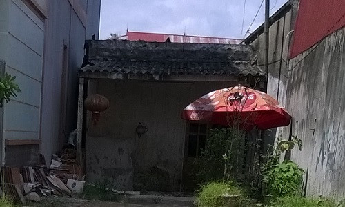 Ngôi nhà nơi phát hiện Lệ chết bí ẩn.