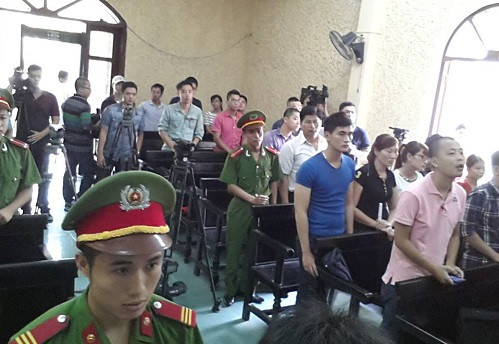 Quang cảnh phiên tòa.