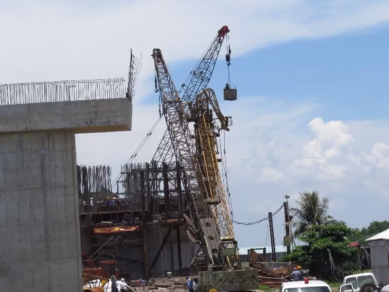 Cầu vượt QL5B tại Quận Dương Kinh (Hải Phòng) đang được hoàn tất.