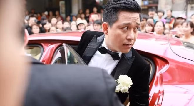 Ngoài Porsche Panamera Turbo S, Porsche Việt Nam còn phân phối chính hãng Porsche Panamera Turbo S phiên bản Executive với mức giá 11,5 tỷ đồng.