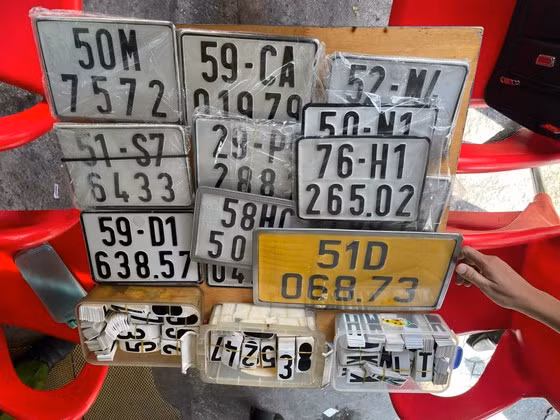 Kiem tra, xu ly cac co so cung cap bien so xe trai phep o TP.HCM-Hinh-7