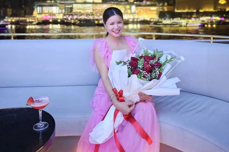 Nhan sắc nữ doanh nhân xinh đẹp vừa kết hôn với cựu tuyển thủ Thái Lan - Hình 7 Nhan sac nu doanh nhan xinh dep vua ket hon voi cuu tuyen thu Thai Lan-Hinh-7