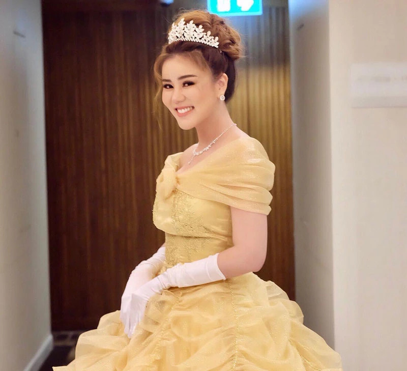 Nhan sắc nữ doanh nhân xinh đẹp vừa kết hôn với cựu tuyển thủ Thái Lan - Hình 14 Nhan sac nu doanh nhan xinh dep vua ket hon voi cuu tuyen thu Thai Lan-Hinh-14