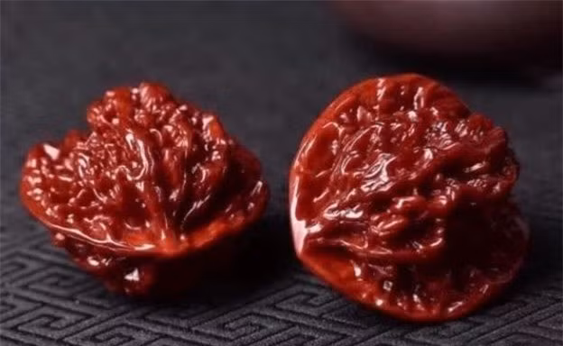 Loai qua dac biet Tu Hi Thai hau luon ngam khi trang diem