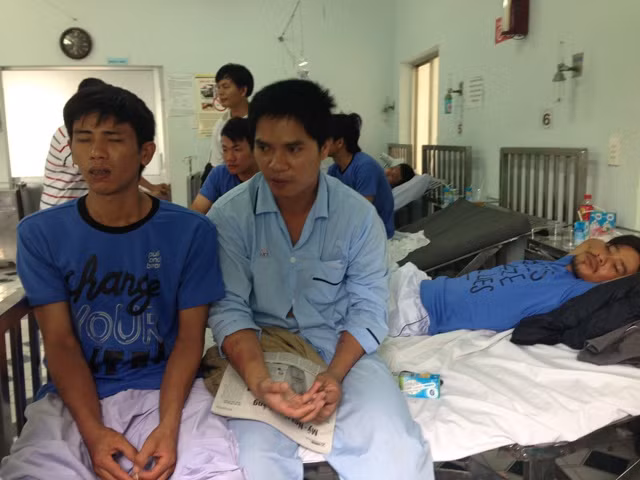 Nhiều nạn nhân vẫn còn thảng thốt sau đêm tai nạn kinh hoàng.