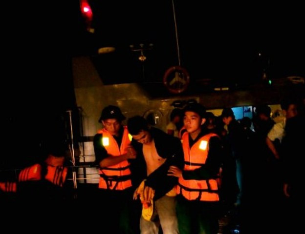 Ngay khi nhận tin báo, Bộ chỉ huy Bộ đội Biên phòng TP.HCM đã chỉ đạo Đồn Biên phòng Long Hòa phối hợp cùng Hải đội Biên phòng 2 và Ban chỉ huy quân sự xã, huyện Cần Giờ đến hiện trường (cách 10km).