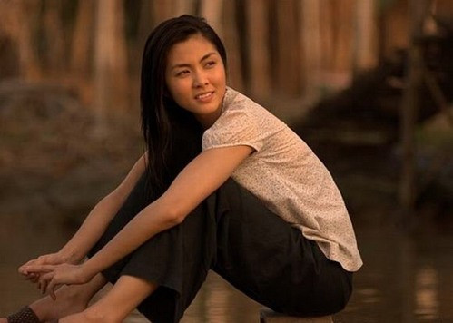 Ngọc nữ showbiz Hà Tăng cũng không ít lần khiến khán giả mê như điếu đổ với hình ảnh gái quê.