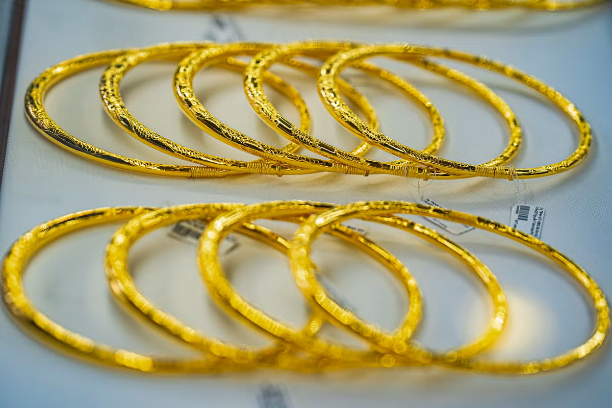 Gia vang hom nay 21/9: Vang tiep tuc xuong doc