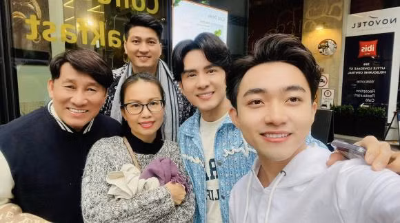 Khung anh hiem hoi Dan Truong hoi ngo Cam Ly, dan mang xuyt xoa-Hinh-4