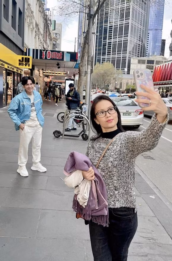 Khung anh hiem hoi Dan Truong hoi ngo Cam Ly, dan mang xuyt xoa-Hinh-2