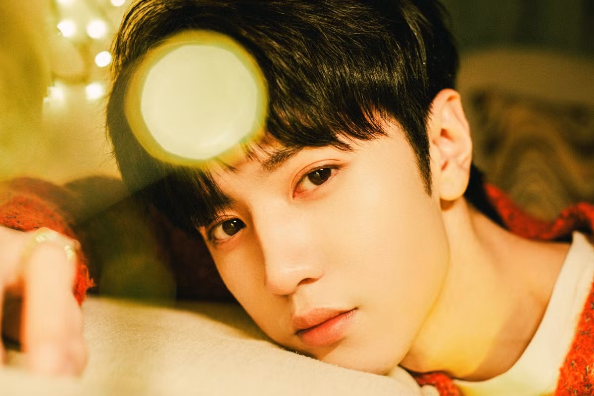 Trần Triết Viễn: Nam diễn viên sinh năm 1996 được biết đến nhiều nhất với vai diễn Chu Tư Việt trong phim truyền hình học đường Bí mật nơi góc tối (2021). Anh từng đóng vai Tiểu Ngư Nhi trong Tân tuyệt đại song kiêu (2020). Tuy nhiên, sự nghiệp của tài tử khá lận đận khi những bộ phim hứa hẹn bùng nổ như Thanh trâm hành, Phong hỏa lưu kim (Chuyển thể từ tiểu thuyết Sát phá lang của Priest) đều bị hoãn chiếu.