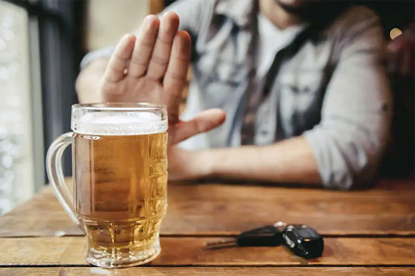 Những người không nên uống bia Nhung nguoi khong nen uong bia