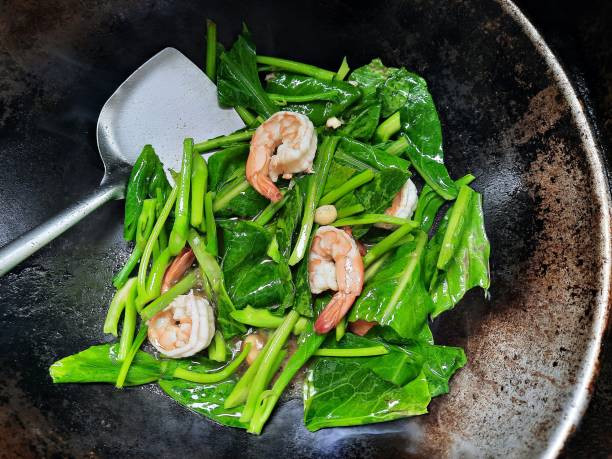 Xào rau cho ngay vào chảo là sai lầm lớn - Hình 3 Xao rau cho ngay vao chao la sai lam lon-Hinh-3