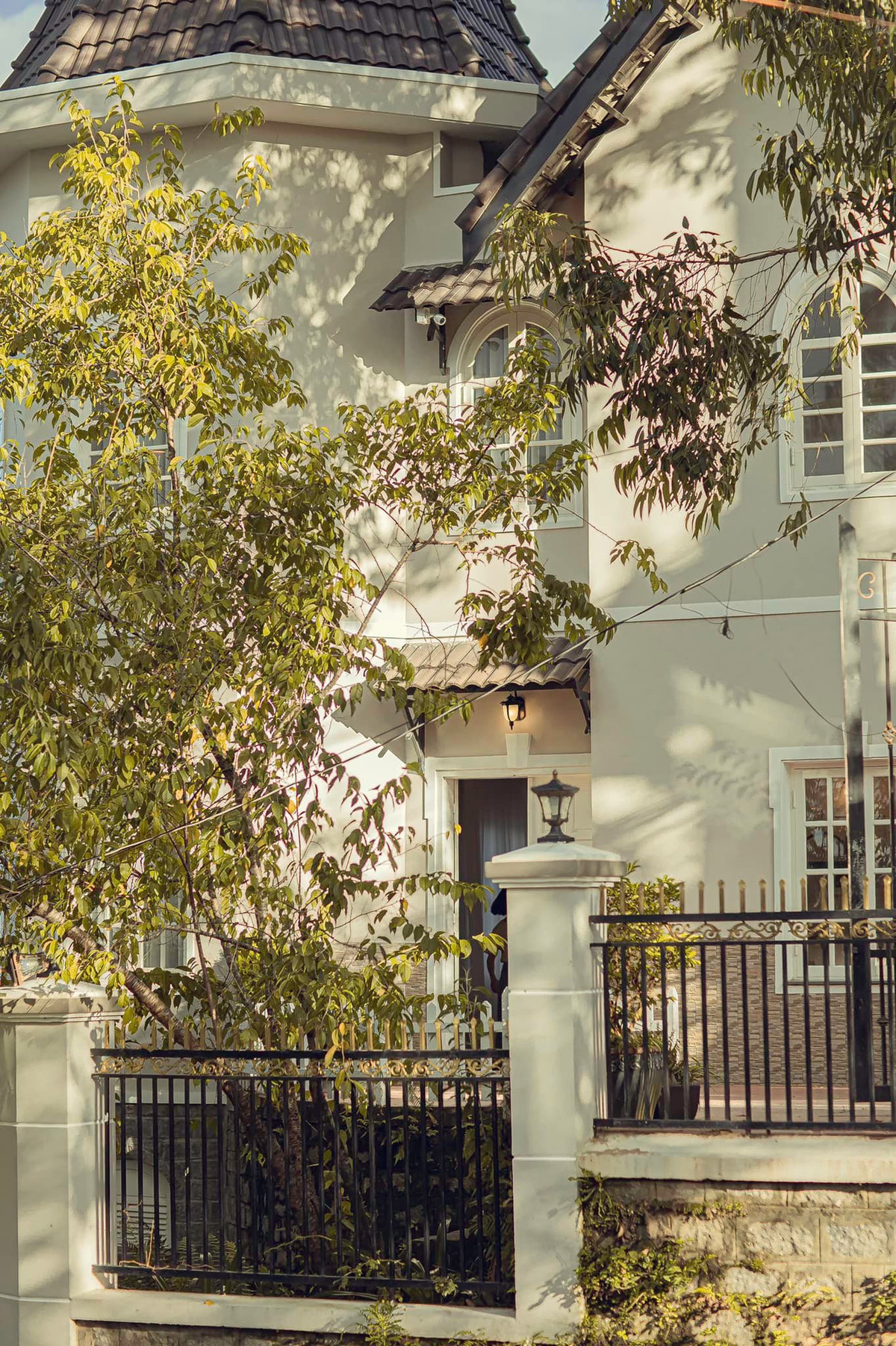 Biet thu chau Au 20 tuoi o Da Lat hoa xu so than tien-Hinh-7