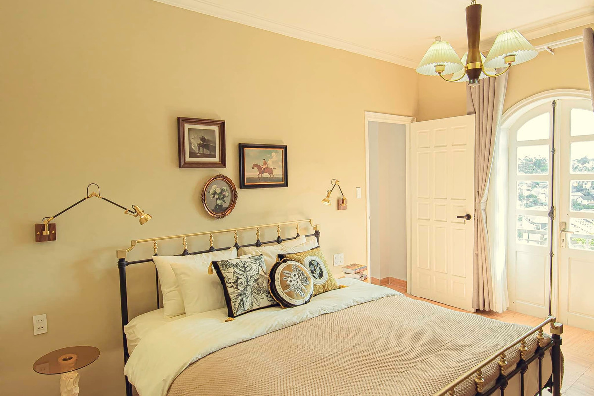 Biet thu chau Au 20 tuoi o Da Lat hoa xu so than tien-Hinh-21