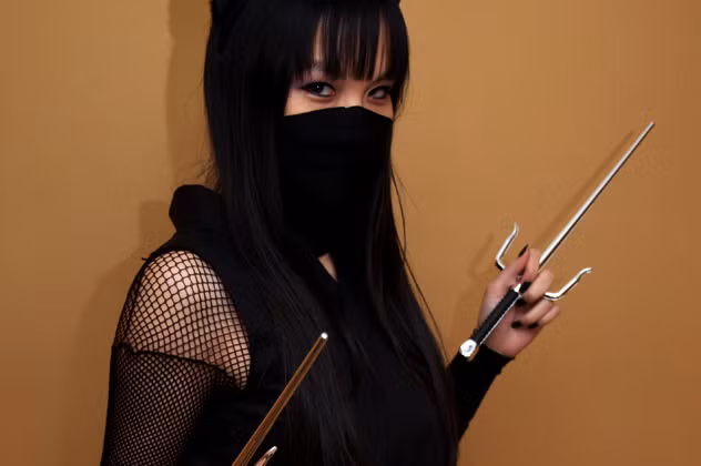5. Mochizuki Chiyome. Mochizuki Chiyome có lẽ là Kunoichi (nữ ninja ) nổi tiếng nhất lịch sử Nhật Bản. Cô là một phụ nữ quý tộc và là vợ của lãnh chúa Mochizuki Nobumas. Lãnh chúa này được cho là có gốc gác từ gia tộc ninja Koga.