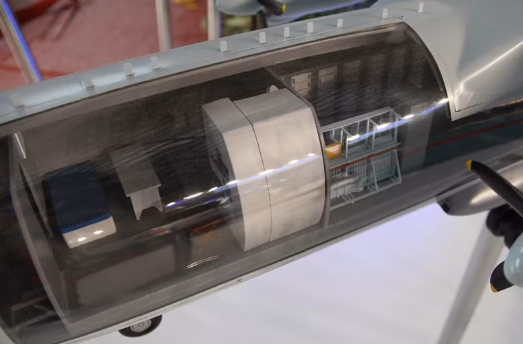 Bên trong máy bay có cả phòng hội họp bàn thảo kế hoạch.