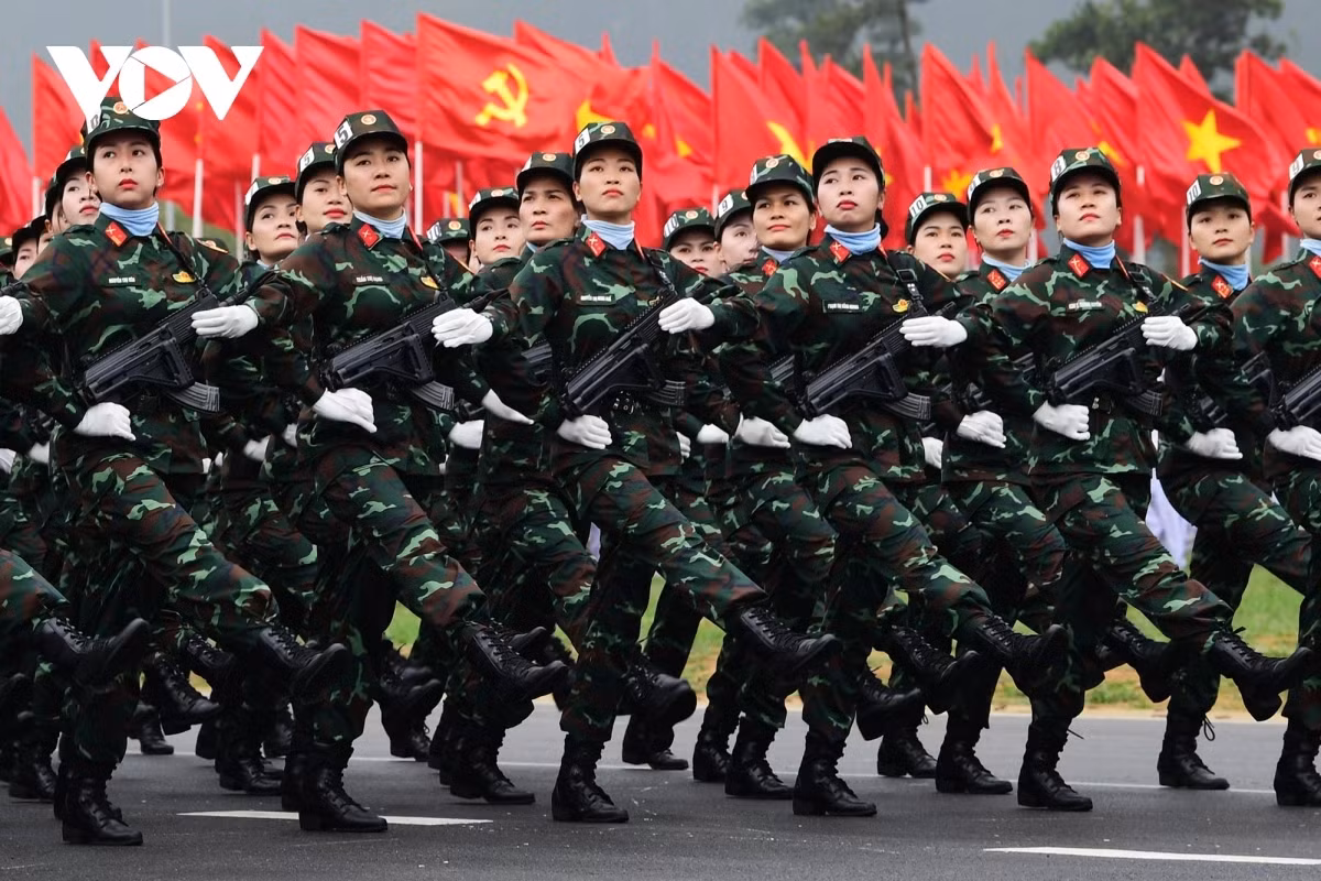 Vu khi, trang bi cua khoi dieu binh ky niem 50 nam giai phong mien Nam