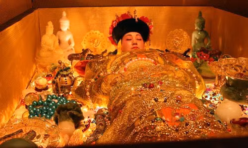 Kho báu khủng dưới Tử Cấm Thành: Có thể mua được cả Bắc Mỹ - Hình 3 Kho bau khung duoi Tu Cam Thanh: Co the mua duoc ca Bac My-Hinh-3