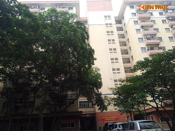  3. Chung cư Nơ7B bán đảo Linh Đàm Trước đó, một số chung cư của HUD cũng bị người dân phàn nàn về chất lượng PCCC. Phản ánh đến Kiến Thức vào ngày 23/4, cư dân sinh sống tại tòa chung cư Nơ7B bán đảo Linh Đàm (phường Hoàng Liệt, quận Hoàng Mai, TP Hà Nội) cho biết, tình trạng các thiết bị PCCC của tòa nhà này gần như tê liệt, không đảm bảo an toàn cho người dân ở chung cư nếu như có hỏa hoạn xảy ra.