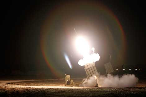 Hệ thống Iron Dome đã làm rất tốt nhưng vẫn là chưa đủ với Israel trong tác chiến chống mục tiêu đạn pháo, cối thường xuyên được dội vào các thành phố nước này.